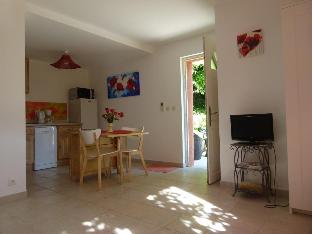 Soleil Rouge Apartamento Les Adrets-de-l'Esterel Quarto foto